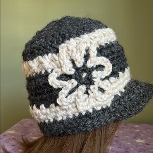 Chic crochet newsboy medium thick acrylic yarn warm